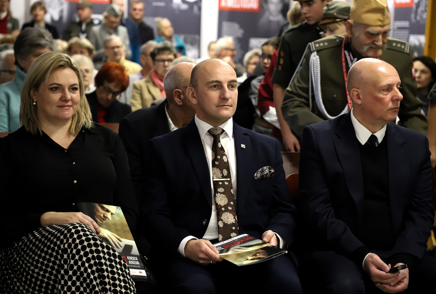 Otwarcie wystawy pt. „Dekalog Księdza Jerzego” z okazji 40. rocznicy męczeńskiej śmierci bł. ks. Jerzego Popiełuszki w Domu Polskim w Budapeszcie – 10 listopada 2024, fot. Paula Prudziłowicz (IPN)