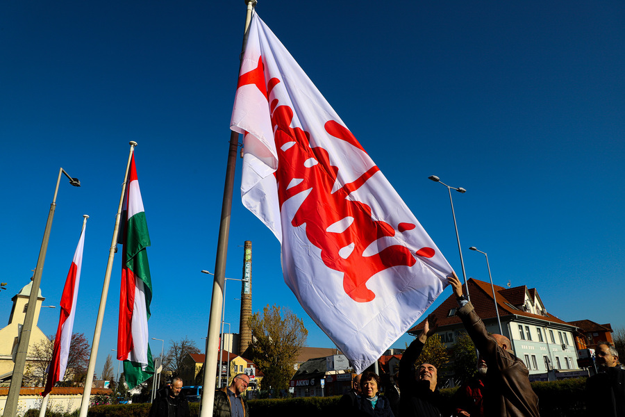 Otwarcie wystawy pt. „Dekalog Księdza Jerzego” z okazji 40. rocznicy męczeńskiej śmierci bł. ks. Jerzego Popiełuszki w Domu Polskim w Budapeszcie – 10 listopada 2024, fot. Paula Prudziłowicz (IPN)