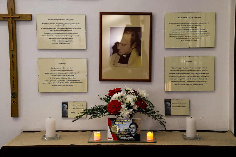 Otwarcie wystawy pt. „Dekalog Księdza Jerzego” z okazji 40. rocznicy męczeńskiej śmierci bł. ks. Jerzego Popiełuszki w Domu Polskim w Budapeszcie – 10 listopada 2024, fot. Paula Prudziłowicz (IPN)