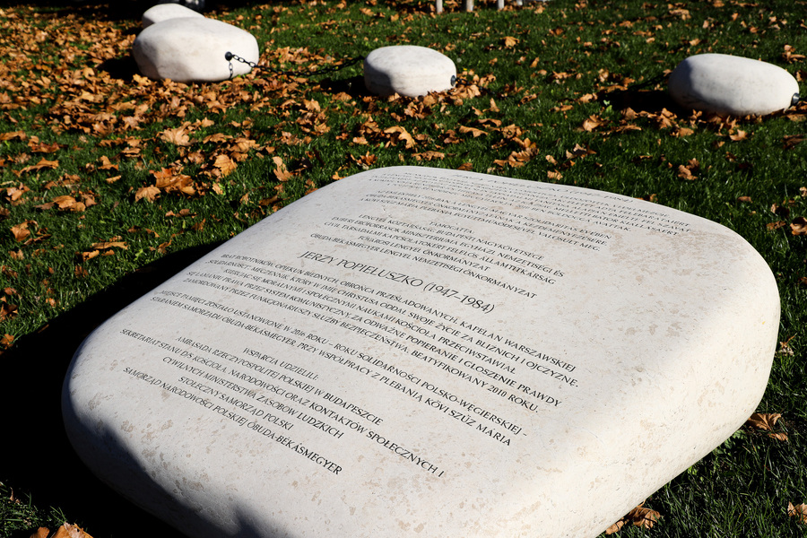 Otwarcie wystawy pt. „Dekalog Księdza Jerzego” z okazji 40. rocznicy męczeńskiej śmierci bł. ks. Jerzego Popiełuszki w Domu Polskim w Budapeszcie – 10 listopada 2024, fot. Paula Prudziłowicz (IPN)