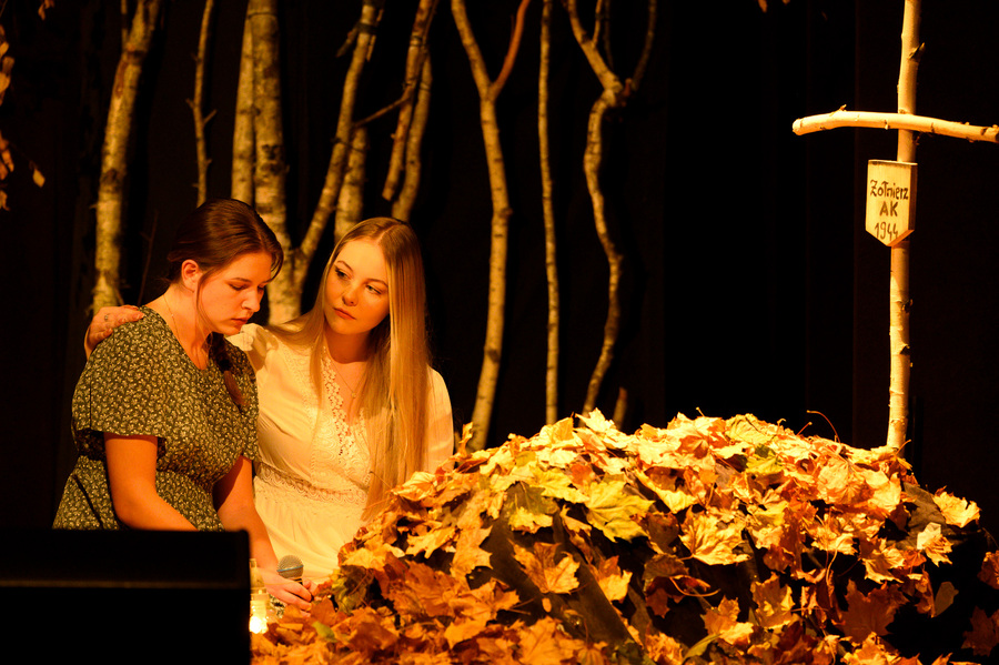 Spektakl Muzyczny „Kartka z tamtych dni- słowem i dźwiękiem dla Niepodległej" – 10 listopada 2024, fot. Andrzej Janiuk