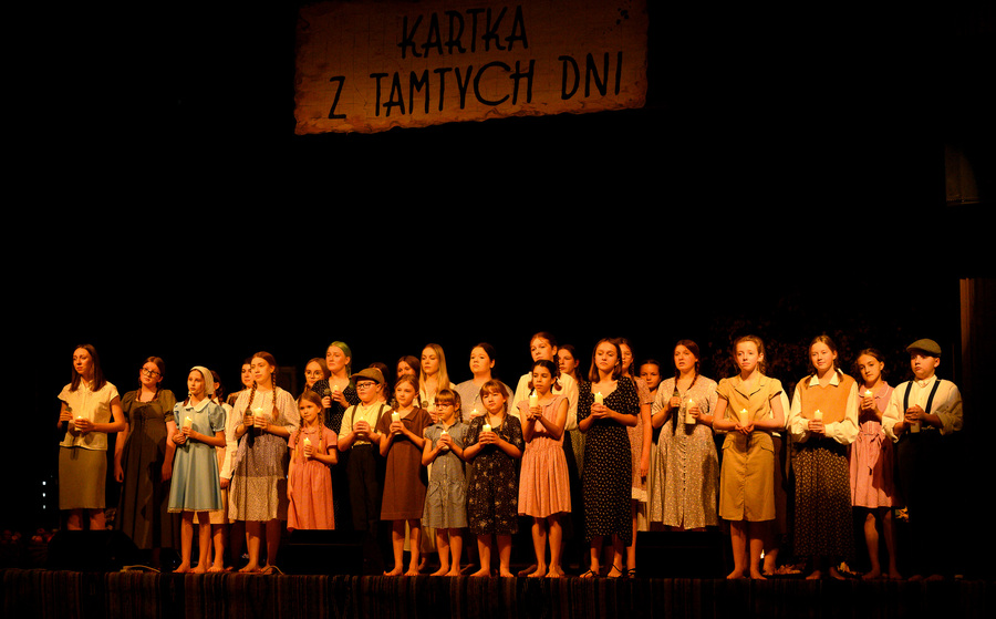 Spektakl Muzyczny „Kartka z tamtych dni- słowem i dźwiękiem dla Niepodległej" – 10 listopada 2024, fot. Andrzej Janiuk