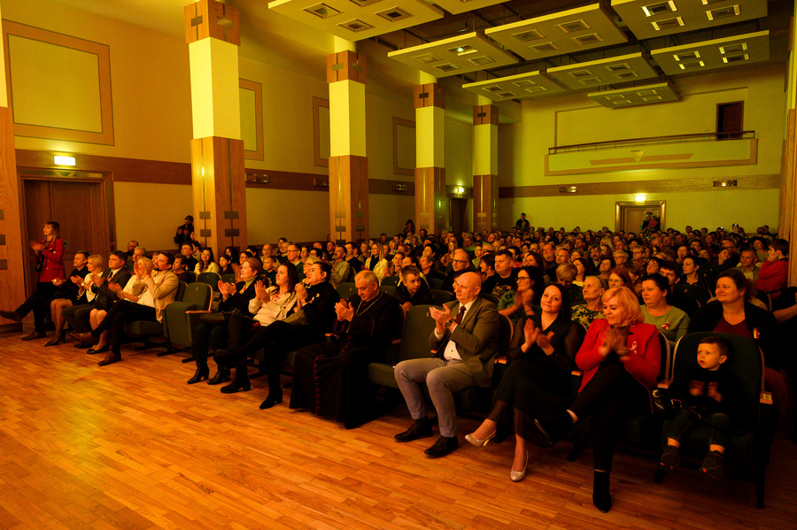Spektakl Muzyczny „Kartka z tamtych dni- słowem i dźwiękiem dla Niepodległej" – 10 listopada 2024, fot. Andrzej Janiuk