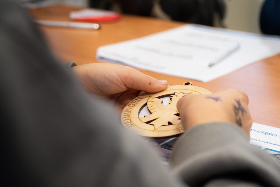 Zajęcia dla uczniów w oparciu o świąteczny materiał edukacyjny pt. „Bombka z Memmingen” – 29 listopada 2024, fot. Paweł Bezubik.