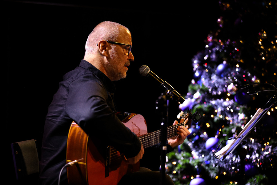 Koncert piosenek barda „Solidarności”, Jacka Kaczmarskiego w wykonaniu Zbigniewa Bibera – 12 grudnia 2024, fot. Paula Prudziłowicz (IPN)
