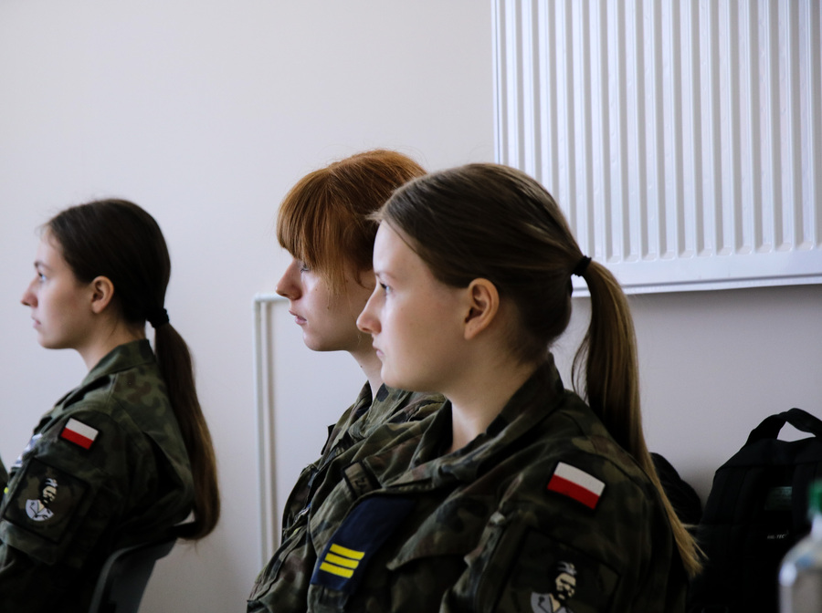 Grudniowe spotkania z młodzieżą w ramach Ogólnopolskiego Konkursu Edukacyjnego „Silni Polską!”