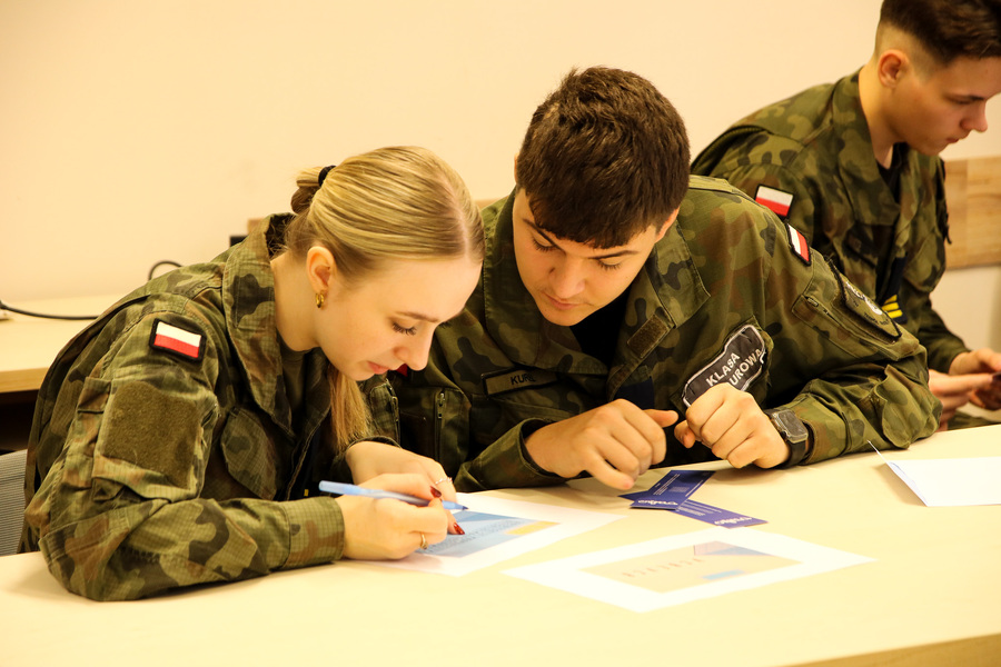 Grudniowe spotkania z młodzieżą w ramach Ogólnopolskiego Konkursu Edukacyjnego „Silni Polską!”