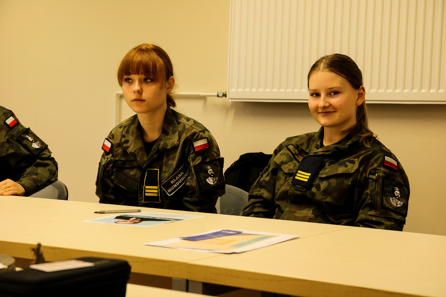 Grudniowe spotkania z młodzieżą w ramach Ogólnopolskiego Konkursu Edukacyjnego „Silni Polską!”