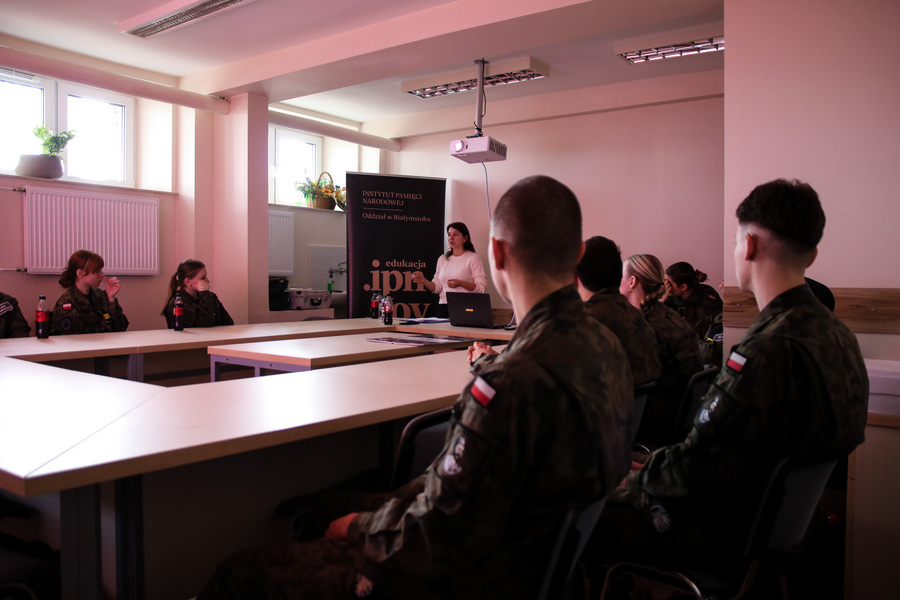 Grudniowe spotkania z młodzieżą w ramach Ogólnopolskiego Konkursu Edukacyjnego „Silni Polską!”