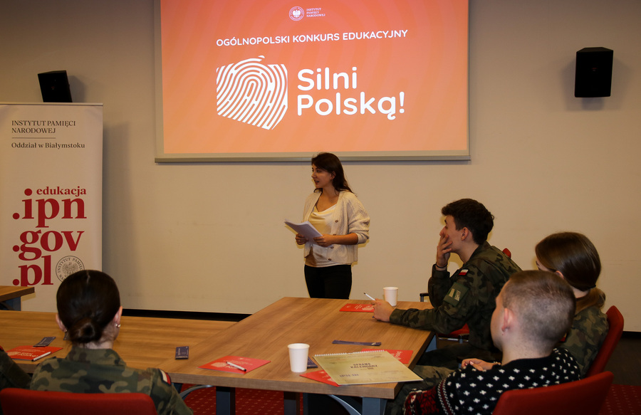 Grudniowe spotkania z młodzieżą w ramach Ogólnopolskiego Konkursu Edukacyjnego „Silni Polską!”