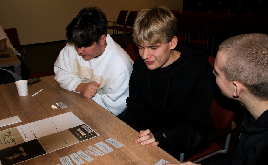 Grudniowe spotkania z młodzieżą w ramach Ogólnopolskiego Konkursu Edukacyjnego „Silni Polską!”