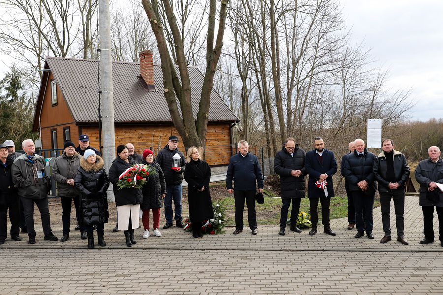 Uroczystości upamiętniające Romów zamordowanych przez żandarmerię niemiecką w listopadzie 1942 r. w miejscowości Nur – 20 grudnia, fot. Paula Prudziłowicz (IPN)