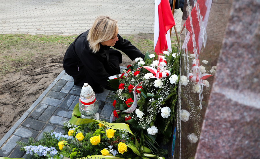 Uroczystości upamiętniające Romów zamordowanych przez żandarmerię niemiecką w listopadzie 1942 r. w miejscowości Nur – 20 grudnia, fot. Paula Prudziłowicz (IPN)