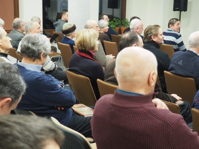 Na spotkanie przybyło kilkadziesiąt osób zainteresowanych tematem Obławy Augustowskiej