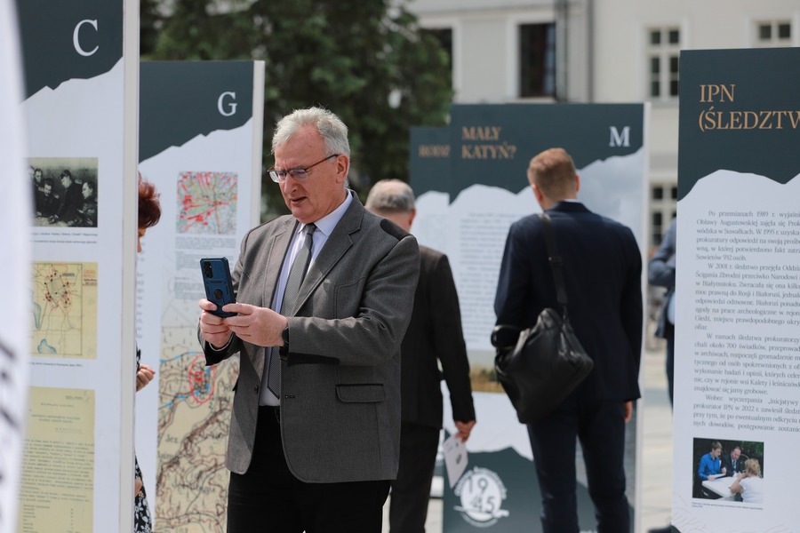 Otwarcie wystawy „… i nigdy nie wrócili do domu. Alfabet Obławy Augustowskiej” w Suwałkach – 10 czerwca 2025, fot. Paula Prudziłowicz (IPN)