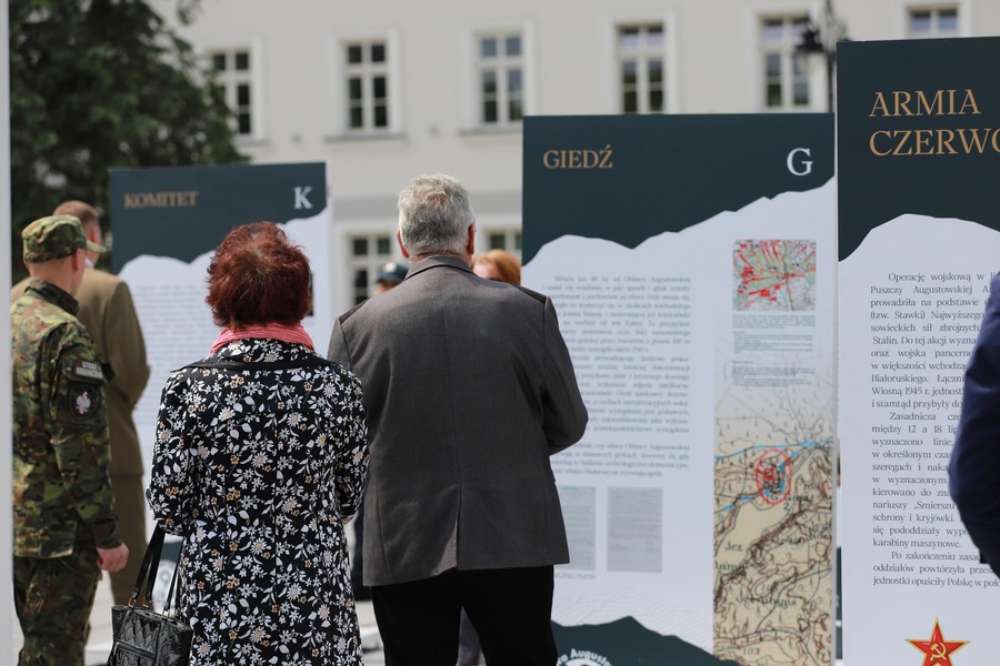 Otwarcie wystawy „… i nigdy nie wrócili do domu. Alfabet Obławy Augustowskiej” w Suwałkach – 10 czerwca 2025, fot. Paula Prudziłowicz (IPN)