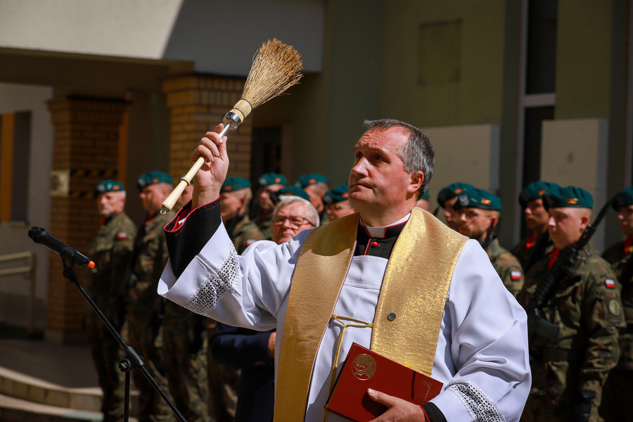 Uroczystość odsłonięcia tablicy upamiętniającej Ofiary Obławy Augustowskiej pochodzące z terenu dzisiejszej Gmina Płaska – 5 lipca 2025, fot. Paula Prudziłowicz (IPN)