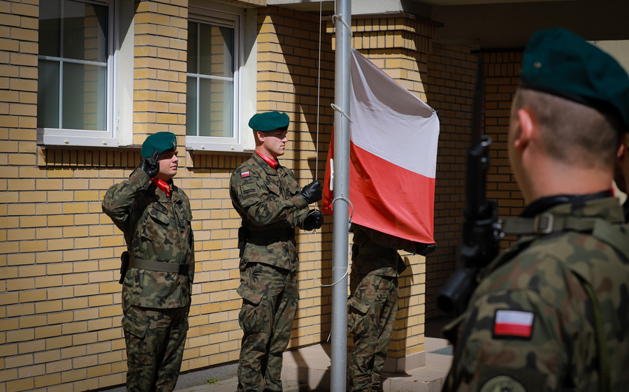 Uroczystość odsłonięcia tablicy upamiętniającej Ofiary Obławy Augustowskiej pochodzące z terenu dzisiejszej Gmina Płaska – 5 lipca 2025, fot. Paula Prudziłowicz (IPN)