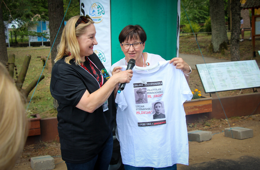 III Bieg Pamięci Ofiar Obławy Augustowskiej w Mikaszówce – 5 lipca 2025. Na zdjęciu Danuta Kaszlej, fot. Damian Trzeciak (IPN)