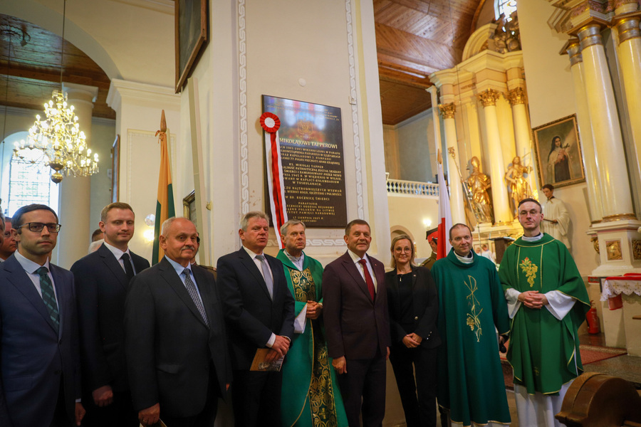 Odsłonięcie tablicy upamiętniającej ks. Mikołaja Tappera - Ejszyszki, 17 sierpnia 2025, fot. Katarzyna Dojs