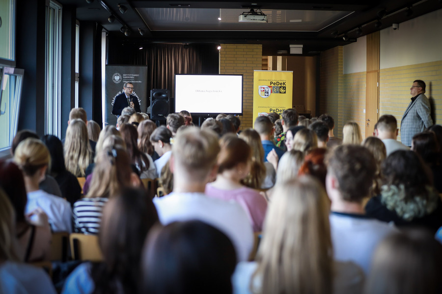 Otwarcie wystawy „…i nigdy nie wrócili do domu. Alfabet Obławy Augustowskiej” autorstwa Jarosława Wasilewskiego w Sokółce – 2 września 2025, fot. Paula Prudziłowicz (IPN)