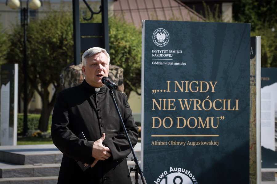 Otwarcie wystawy „…i nigdy nie wrócili do domu. Alfabet Obławy Augustowskiej” autorstwa Jarosława Wasilewskiego w Sokółce – 2 września 2025, fot. Paula Prudziłowicz (IPN)