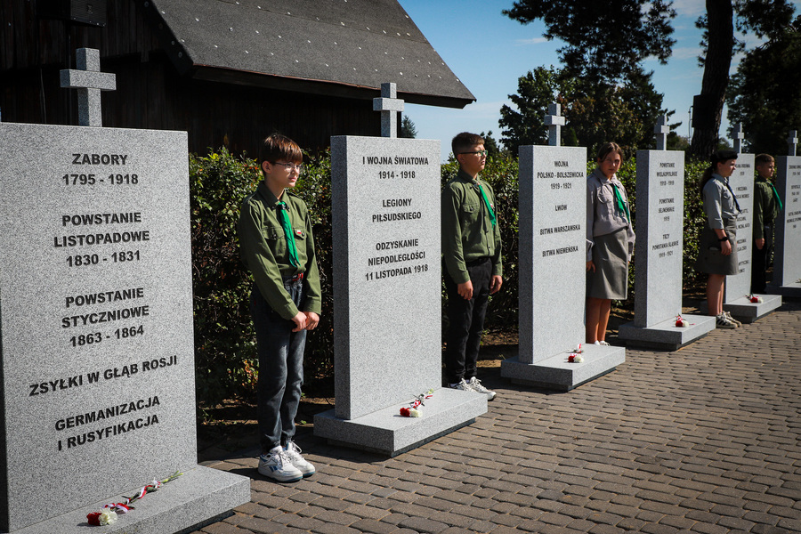 Uroczystość odsłonięcia i poświęcenia upamiętnienia Polskiej Drogi Krzyżowej w Bielsku Podlaskim – 5 września 2025, fot. Paula Prudziłowicz (IPN)