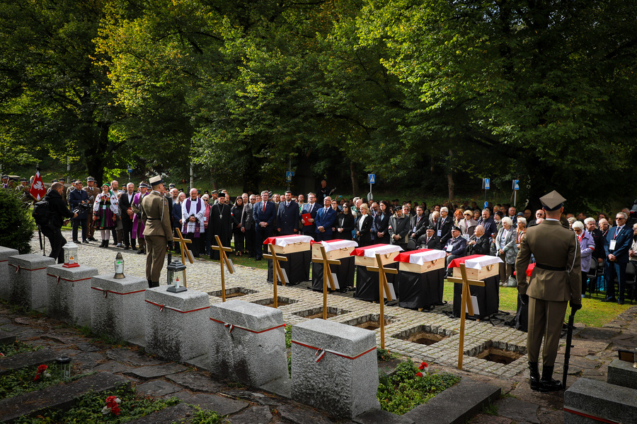 Uroczystości pogrzebowe Edwarda Borkowskiego i pięciu innych żołnierzy Armii Krajowej z oddziału Sergiusza Zyndrama-Kościałkowskiego ps. „Fakir” – 23 września 2025, fot. Paula Prudziłowicz (IPN)
