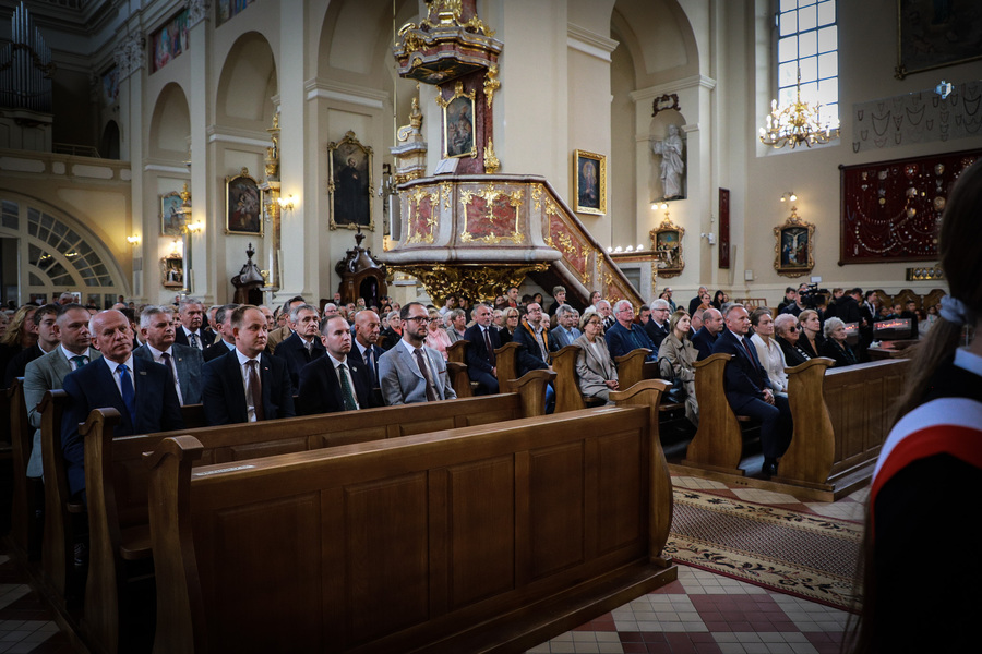 Odsłonięcie „Serca dla Inki” w Sanktuarium Maryjnym w Różanymstoku – wyjątkowego upamiętnienia Danuty Siedzikówny „Inki”, sanitariuszki 5. Wileńskiej Brygady Armii Krajowej – 28 września 2025, fot.  Paula Prudziłowicz (IPN)