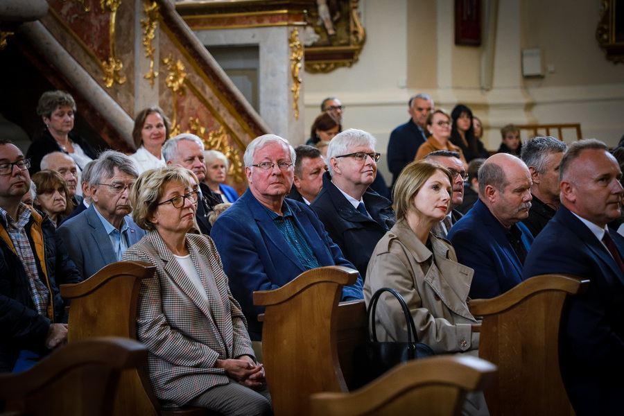 Odsłonięcie „Serca dla Inki” w Sanktuarium Maryjnym w Różanymstoku – wyjątkowego upamiętnienia Danuty Siedzikówny „Inki”, sanitariuszki 5. Wileńskiej Brygady Armii Krajowej – 28 września 2025, fot.  Paula Prudziłowicz (IPN)