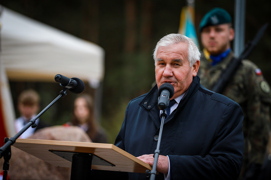 Uroczystość odsłonięcia tablicy upamiętniającej mieszkańców wsi Kapice i Sośnia, zamordowanych przez Niemców podczas pacyfikacji we wrześniu 1944 r. – 30 września 2025, fot. Paula Prudziłowicz (IPN)