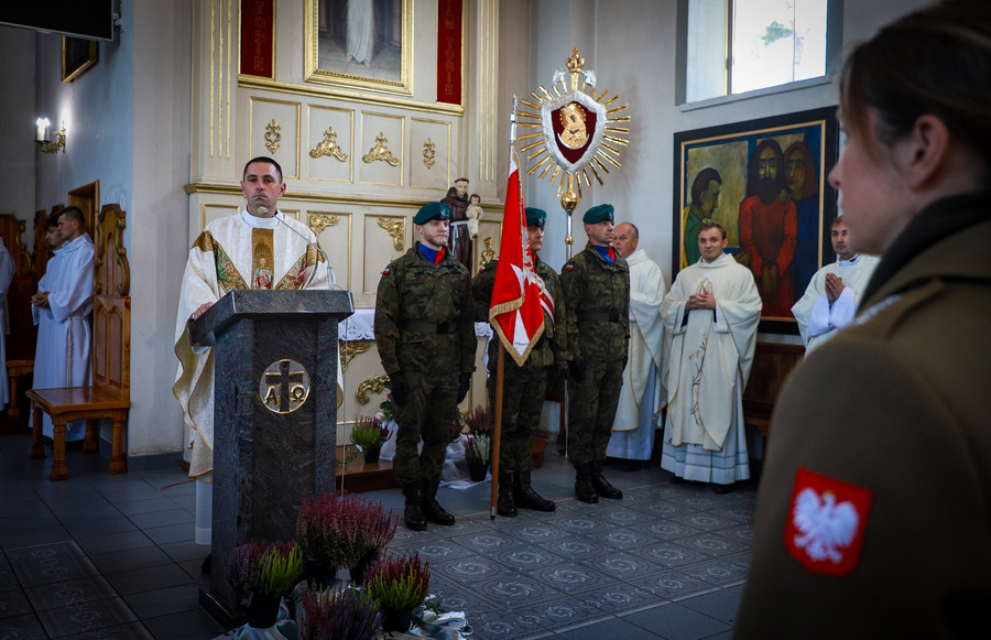 Narodowy Dzień Duchownych Niezłomnych – odsłonięcie muralu upamiętniającego ks. Franciszka Blachnickiego (24.03.1921–27.02.1987) ufundowanego przez Instytut Pamięci Narodowej – 19 października 2025, fot. Paula Prudziłowicz (IPN)