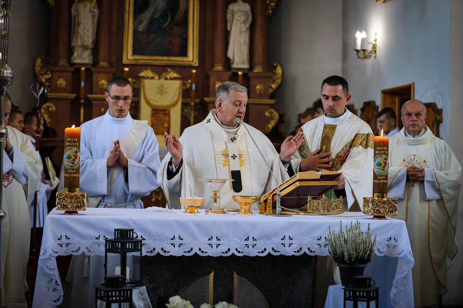 Narodowy Dzień Duchownych Niezłomnych – odsłonięcie muralu upamiętniającego ks. Franciszka Blachnickiego (24.03.1921–27.02.1987) ufundowanego przez Instytut Pamięci Narodowej – 19 października 2025, fot. Paula Prudziłowicz (IPN)
