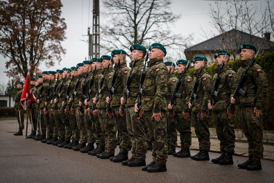 Uroczystość odsłonięcia i poświęcenia upamiętnienia ku czci Mieszkańców Gminy Świercze, walczących, poległych i zamordowanych w czasie II wojny światowej – 10 listopada 2025 Nazwa, fot. Paula Prudziłowicz (IPN)