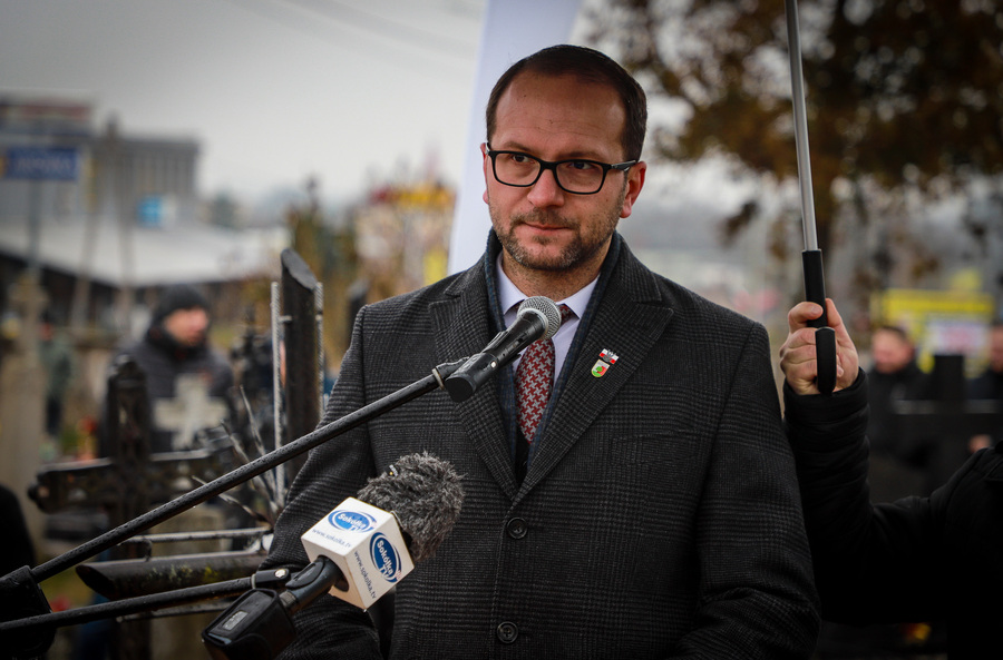 Uroczyste odsłonięcie i poświęcenie pomnika żołnierzy Wojska Polskiego na cmentarzu parafialnym w Dąbrowie Białostockiej – 16 listopada 2025, fot. Paula Prudziłowicz (IPN)