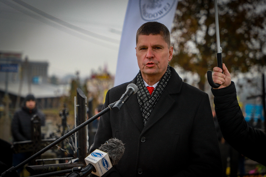 Uroczyste odsłonięcie i poświęcenie pomnika żołnierzy Wojska Polskiego na cmentarzu parafialnym w Dąbrowie Białostockiej – 16 listopada 2025, fot. Paula Prudziłowicz (IPN)