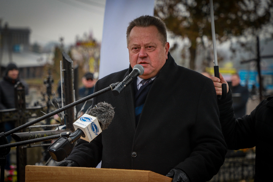 Uroczyste odsłonięcie i poświęcenie pomnika żołnierzy Wojska Polskiego na cmentarzu parafialnym w Dąbrowie Białostockiej – 16 listopada 2025, fot. Paula Prudziłowicz (IPN)