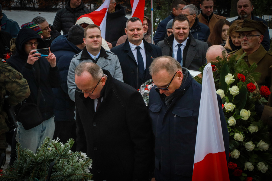 Obchody 87. rocznicy śmierci Romana Dmowskiego – Drozdowo, 2.01.2026, fot. Paula Prudziłowicz (IPN)