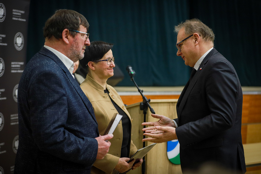 Uroczystość oznaczenia i poświęcenia grobów mjr. Antoniego Karpa oraz ppor. Jakuba Sturgulewskiego, weteranów walk o wolność i niepodległość Polski – 11 lutego 2026, fot. Paula Prudziłowicz (IPN)