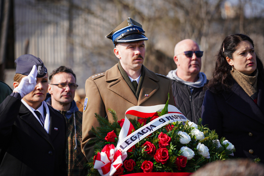 Uroczystość oznaczenia i poświęcenia pomnika nagrobnego kpr. Napoleona Ciukszy ps. „Waligóra” – żołnierza Armii Krajowej w Powiewiórce na Litwie – 21 marca 2026, fot. Mateusz Niegowski (IPN)