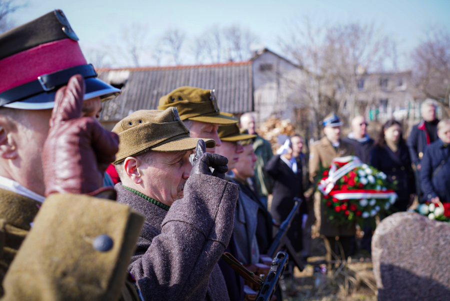 Uroczystość oznaczenia i poświęcenia pomnika nagrobnego kpr. Napoleona Ciukszy ps. „Waligóra” – żołnierza Armii Krajowej w Powiewiórce na Litwie – 21 marca 2026, fot. Mateusz Niegowski (IPN)