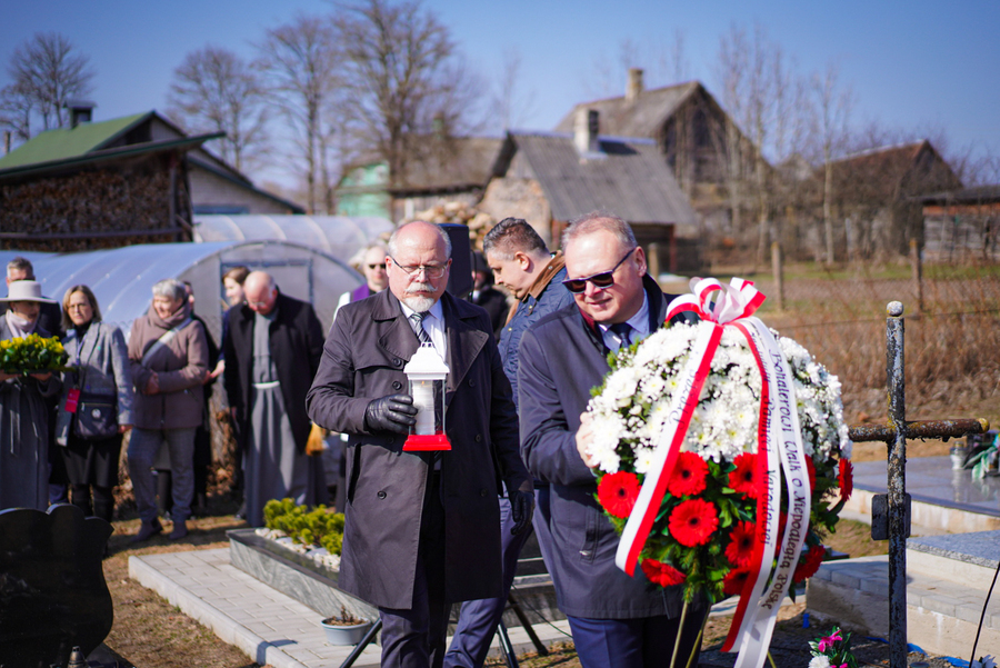 Uroczystość oznaczenia i poświęcenia pomnika nagrobnego kpr. Napoleona Ciukszy ps. „Waligóra” – żołnierza Armii Krajowej w Powiewiórce na Litwie – 21 marca 2026, fot. Mateusz Niegowski (IPN)