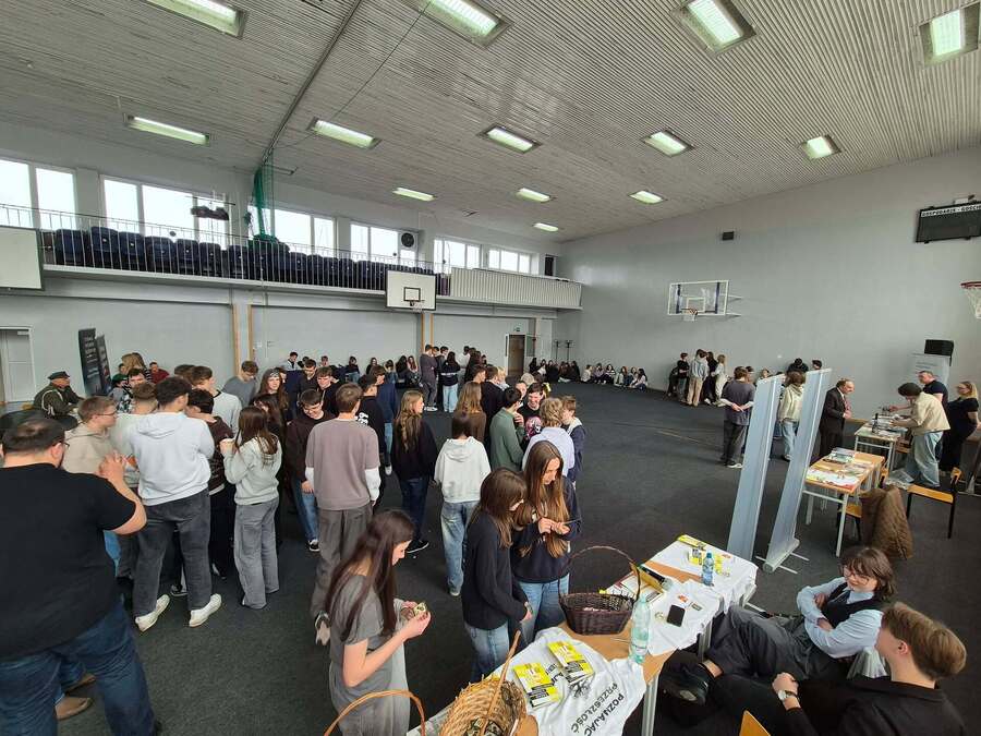 Udział Oddziału Instytutu Pamięci Narodowej w Białymstoku w targach edukacyjnych zorganizowanych na terenie II LO im. Księżnej Anny z Sapiehów Jabłonowskiej w Białymstoku – 8 kwietnia 2026, fot. Patrycja Sanejko (IPN)