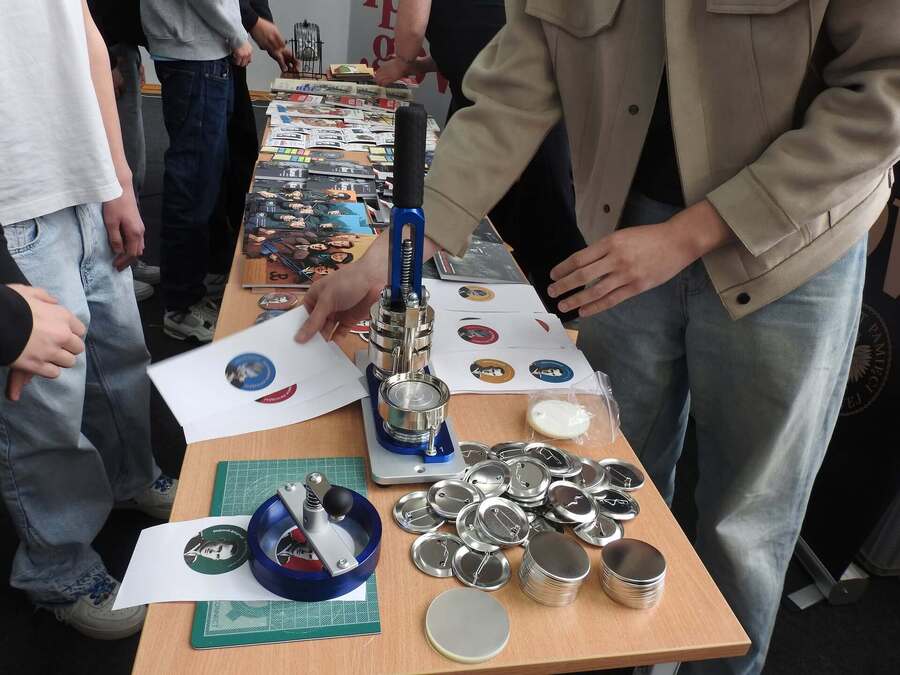 Udział Oddziału Instytutu Pamięci Narodowej w Białymstoku w targach edukacyjnych zorganizowanych na terenie II LO im. Księżnej Anny z Sapiehów Jabłonowskiej w Białymstoku – 8 kwietnia 2026, fot. Patrycja Sanejko (IPN)