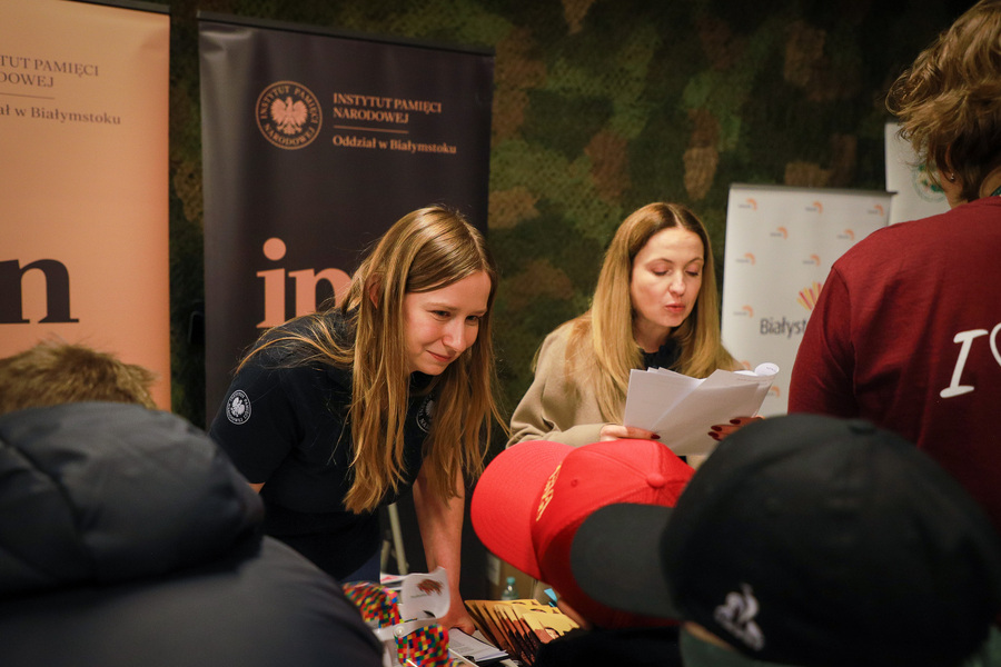 Oddział Instytutu Pamięci Narodowej w Białymstoku na Wojskowych Targach Służby i Pracy – 17 kwietnia 2026, fot. Paula Prudziłowicz (IPN)