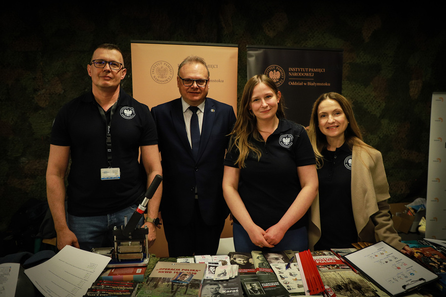 Oddział Instytutu Pamięci Narodowej w Białymstoku na Wojskowych Targach Służby i Pracy – 17 kwietnia 2026, fot. Paula Prudziłowicz (IPN)