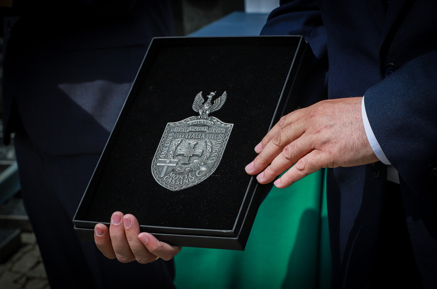 Odsłonięcie i poświęcenie tablicy memoratywnej poświęcone Żołnierzom 2. Korpusu Polskiego – Synom Ziemi Grajewskiej – 18 maja 2026, fot. Paula Prudziłowicz (IPN)