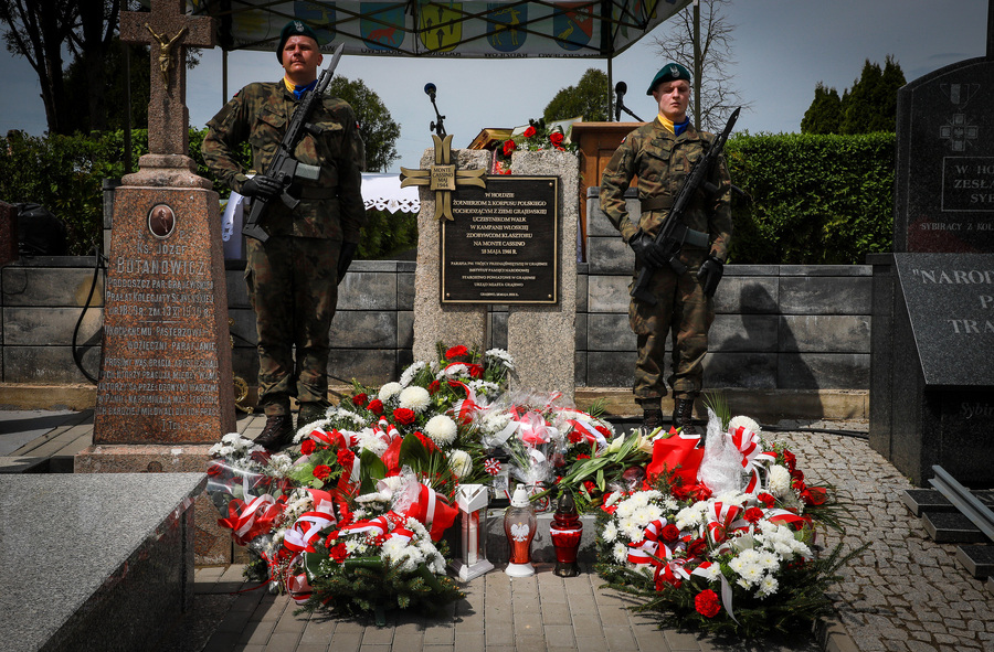 Odsłonięcie i poświęcenie tablicy memoratywnej poświęcone Żołnierzom 2. Korpusu Polskiego – Synom Ziemi Grajewskiej – 18 maja 2026, fot. Paula Prudziłowicz (IPN)