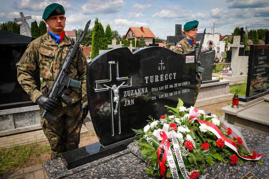 Uroczystość oznaczenia mogiły śp. Jana Tureckiego ,,Olszyny” tabliczką grób weterana w Choroszczy – 24 czerwca 2026, fot. Paula Prudziłowicz (IPN)