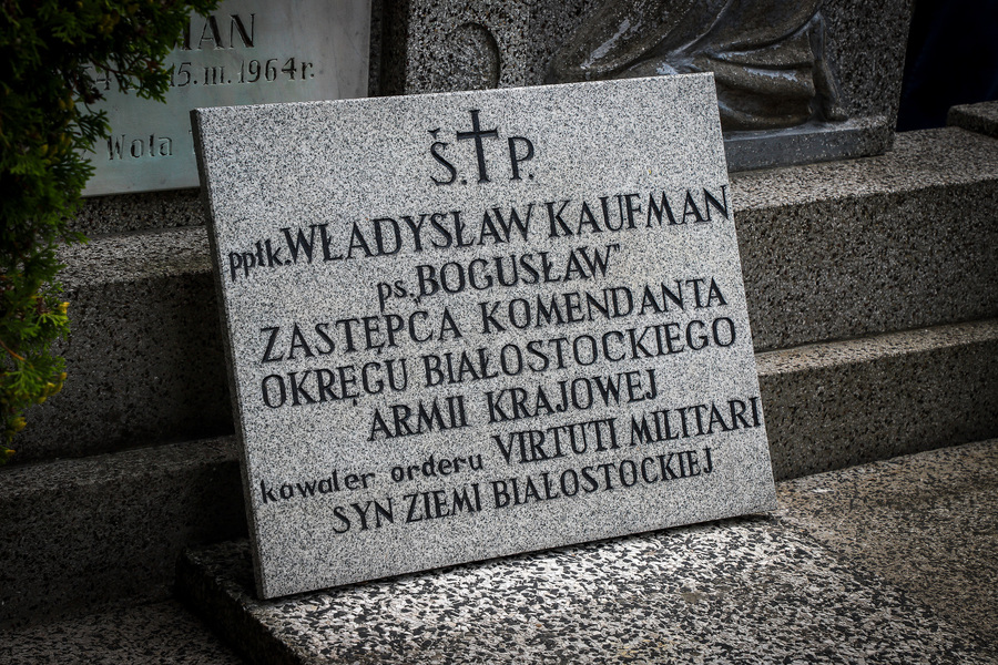 Uroczystość oznaczenia mogiły ppłk. Władysława Kaufmana ,,Bogusława” tabliczką grób weterana w Białymstoku – 30 czerwca 2026, fot. Paula Prudziłowicz (IPN)